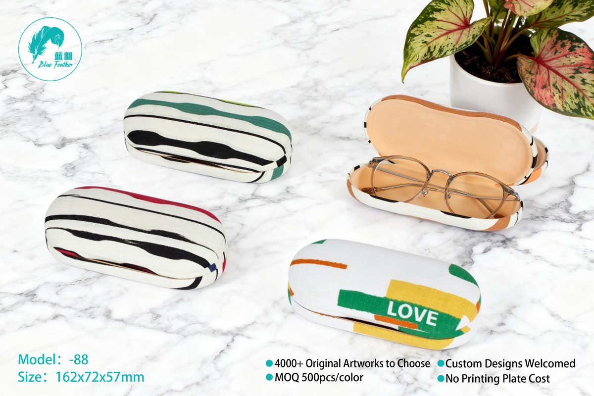 Innovative Durable Geometric Striped Pu Leather Hard Dual Contact Lens Case for Unisex